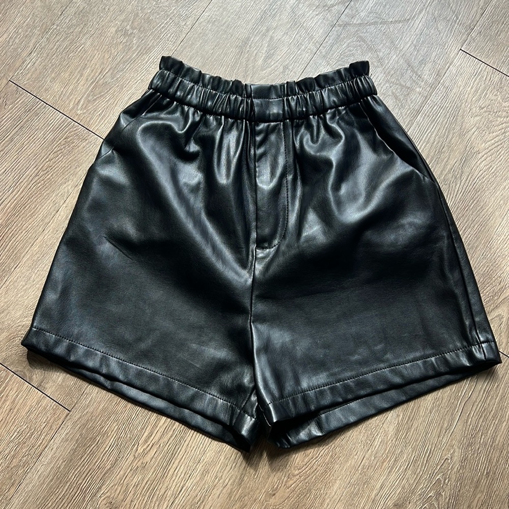 Bb Dakota high waisted faux leather shorts